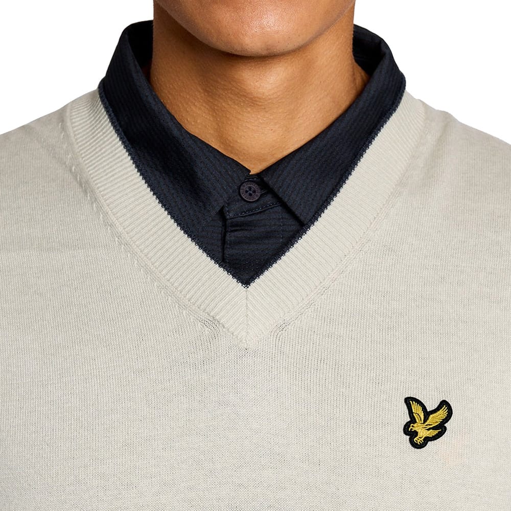 Lyle & Scott Golf V Neck Light Weight Vest - Cloud - Image 3